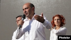 Armenia - Edmon Marukian, the leader of the Bright Armenia Party, speaks at an election campaign meeting in Yerevan, June 18, 2021.