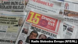 Mediji koji bi trebalo da budu neka vrsta "javnog servisa" bilježe događaje dana – i skrivaju se iza ideala "novinarske neutralnosti" u političkom procesu: Kurspahić