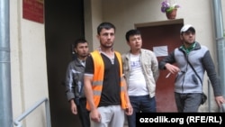 Uzbek migrant workers in Moscow. (file photo)