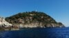 Краєвиди острова Ґаллінара в Лігурійському морі