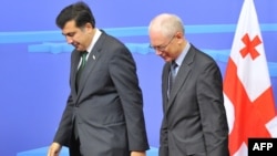 Михаил Саакашвили любил общаться с европейскими лидерами (на снимке - с главой Европейского совета Херманом ван Ромпеем)