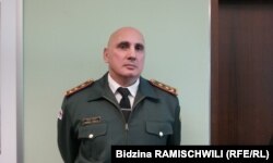 General Vahtang Kapanadze într-o vizită la Praga