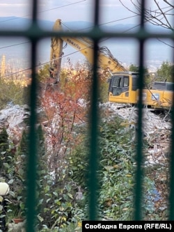 Разрушаването на т.нар. „сараи“, където години наред живееше Ахмед Доган. 3 ноември 2025 г.