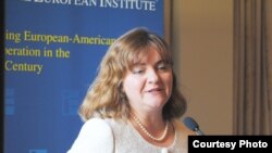 Natalia Gherman vorbind la Washington despre progresele democratice ale Moldovei și Parteneriatul estic (foto: Erin Kelly pentru European Institute)