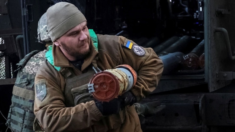 Генштаб ЗСУ: від початку доби на фронті відбулось 198 бойових зіткнень