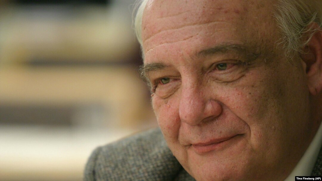Vladimir Bukovski a fost omul adevărului absolut și viața lui a arătat, și celor ce l-au respectat, și celor ce l-au ignorat cu ostilitate, ce preț cer convingerile neclintite