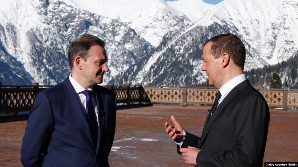 Сергей Брилев нередко интервьюирует Дмитрия Медведева. Сочи, февраль 2017