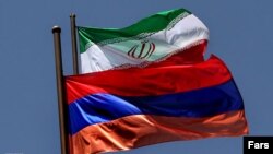 Հայաստանի և Իրանի դրոշները, արխիվ