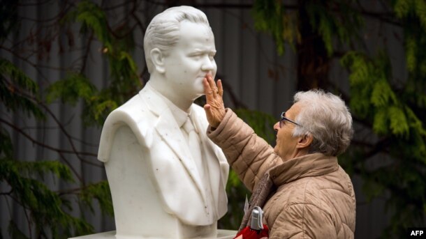 Statua Slobodana Miloševića