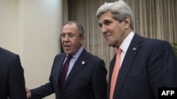 Russian Foreign Minister Sergei Lavrov (left) and U.S. Secretary of State John Kerry (file photo)