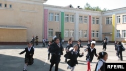 Алматыдағы №12 мектеп-гимназия. Көрнекі сурет.