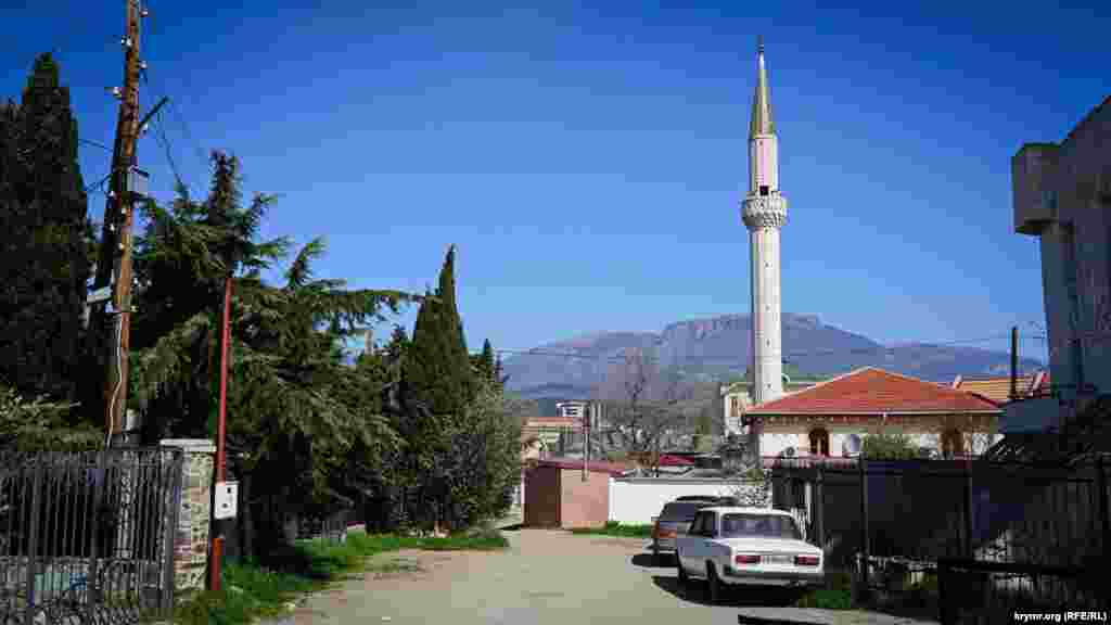 &laquo;Aluston&raquo;nıñ aman artında Yuqarı Cami buluna