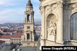 Luke the Evangelist in his alcove on the dome of St. Stephen’s Basilica