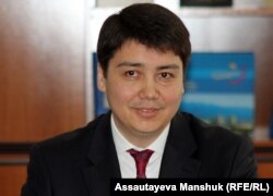 Министр труда и социальной защиты населения Казахстана Серик Абденов. Алматы, 26 апреля 2013 года.
