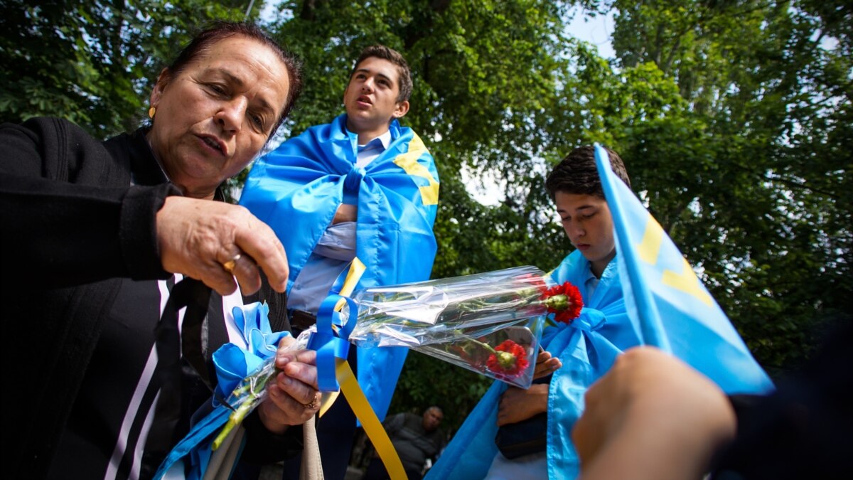 В Симферополе почтили память жертв депортации крымскотатарского народа ...