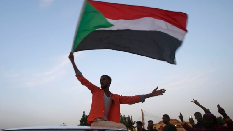 Судан: аялдардын укугун чектеген мыйзам жокко чыкты