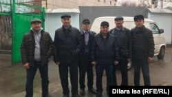 Шымкентте қамалған белсенділерді қолдауға келгендер. 24 ақпан 2020 жыл.