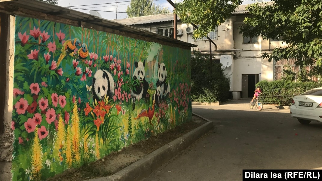 Әйелдер мен порно жұлдыздардың бірнеше топтық оргазмы бар порно бейнелерді онлайн қараңыз.