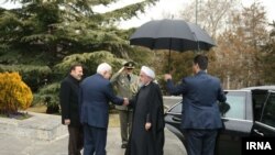 Муҳаммад Жавод Зариф 27 февраль куни президент Ҳасан Руҳоний билан учрашди.