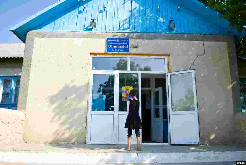 Un gimnaziu ca multe altele din Moldova