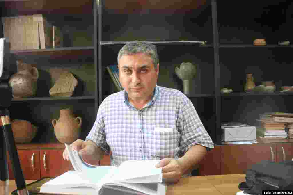 Сотрудник Академии наук Азербайджана, историк Акиф Гулиев. Баку, 2 июля 2018 года.