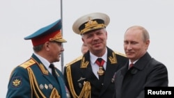 Адмірал Олександр Вітко (в центрі)