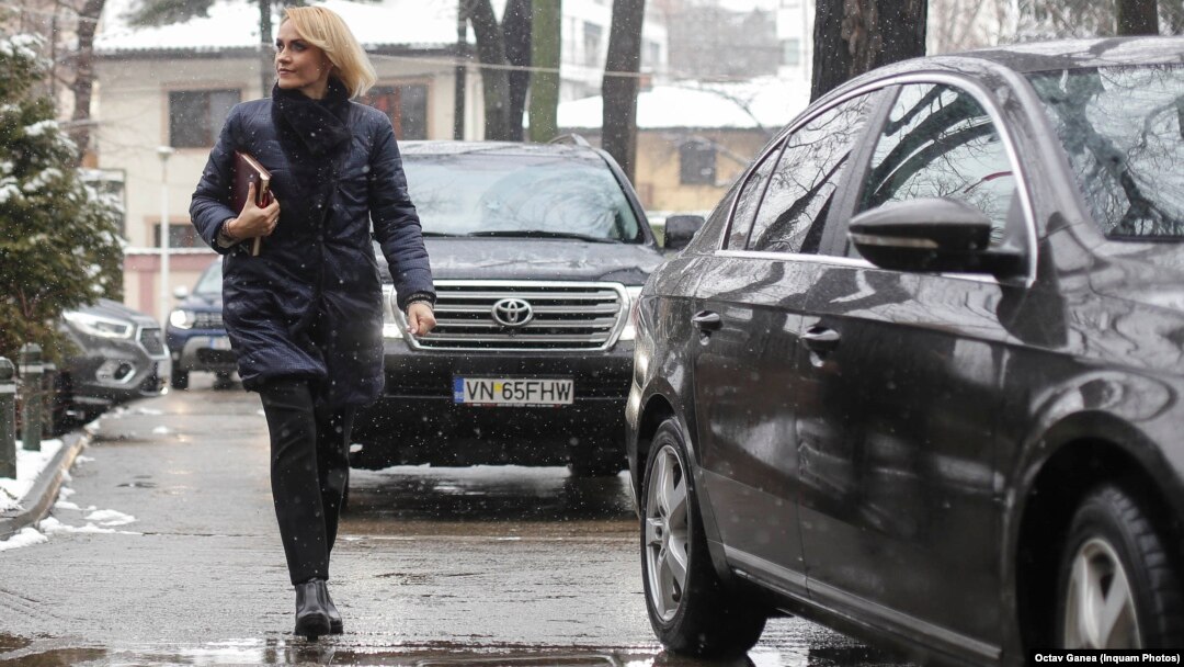 Gabriela Firea vrea închiderea școlilor