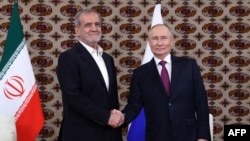 Iranski predsjednik Masud Pezeškijan i ruski predsjednik Vladimir Putin u Teheranu 11. oktobra 2024.