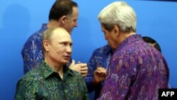 Vladimir Putin və John Kerry.Bali