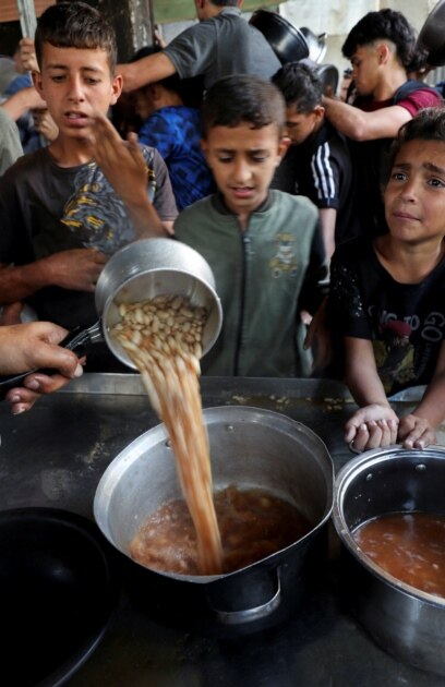 В понеделник израелското правителство съобщи че нова организация наречена Хуманитарна