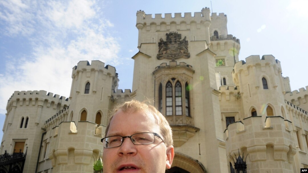 Estonian Foreign Minister Urmas Paet told reporters that the fate and significance of the Lisbon Treaty cast a long shadow over the EU ministers' enlargement debate.