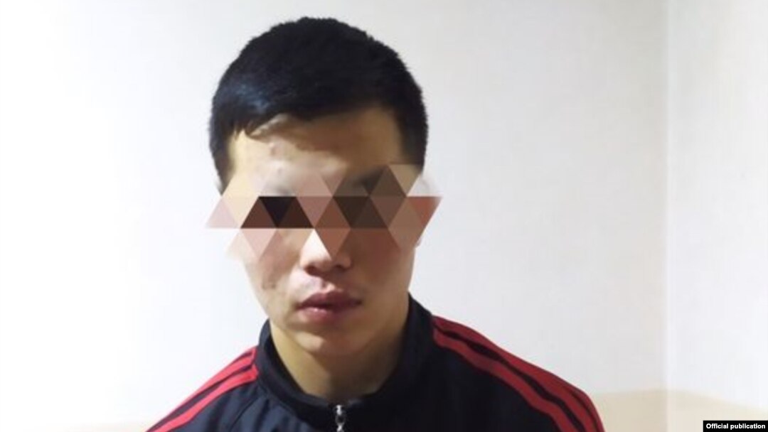 Окуучуну бычактап өлтүрүүгө шек саналган 17 жаштагы өспүрүм. Милиция тараткан сүрөт.