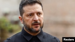 Зеленський також заперечив заяву Трампа про те, що Україна нібито винна у зростанні цін на дизельне пальне, зауваживши, що причиною цього є війна в Ірані, яку США й Ізраїлю почали в лютому