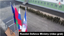 Скрыншот афіцыйнага пастраення вайскоўцаў зь відэа міністэрства абароны Расеі