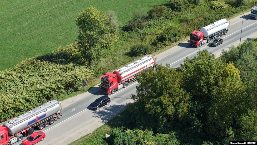 Жігіттер еркектердің әтештерін қалай сорады