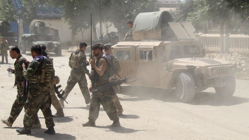 افغانستان کې د حملو زیاتوالی؛ ۱،۱۳۱ افغان پوځیان له ګډ سرحد څخه تاجکستان ته وراوښتي