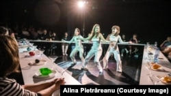 Spectacolul dramatic „Papiloma Party” tratează tema infecțiilor cu HPV, pe care le au opt din zece români.