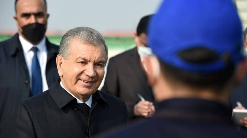 Дар Узбекистон барои таҳқири президент дар Интернет ҷавобгарӣ пешбинӣ шуд