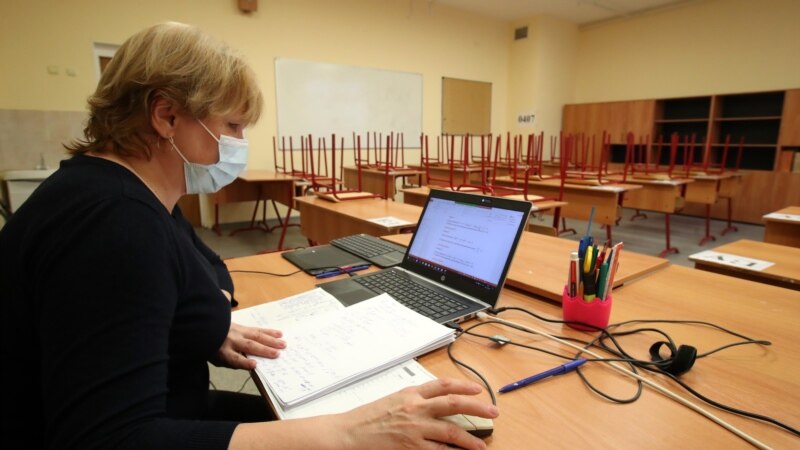 Пермский край оказался лидером в Поволжье по размеру зарплат учителей за первое полугодие