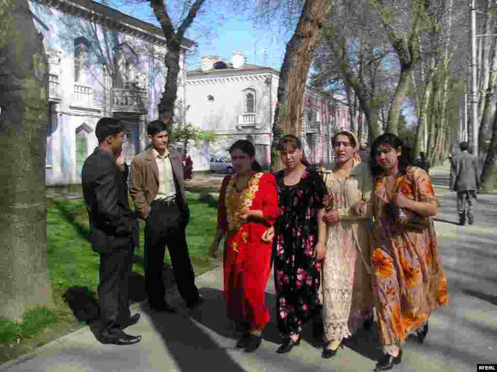  Зоҳири пешвоёни динӣ #33