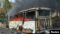 Jedan od dva putnička autobusa uništena u ruskom napadu na Kramatorsk, 8. oktobra 2026.