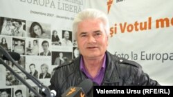 Alexandru Leșco în 2014 în studioul Europei Libere la Chișinău