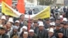 Жители Баткенской области на митинге, Баткен, 31 марта 2012 года.