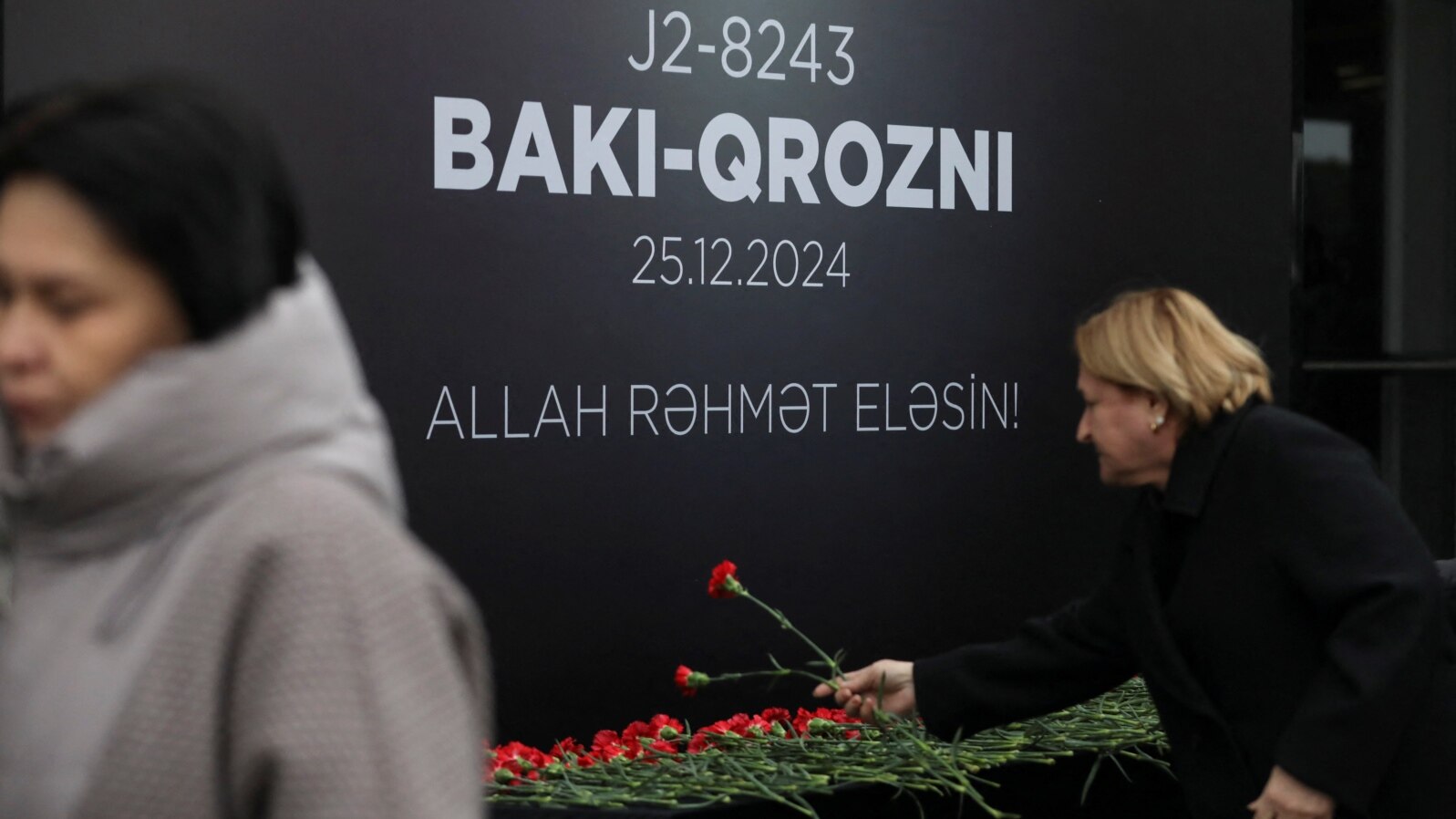 Azerii au declarat zi națională de doliu pentru victimele zborului J2-8243 de la Baku la Groznîi, care s-a prăbușit în Kazahstan pe 25 decembrie.