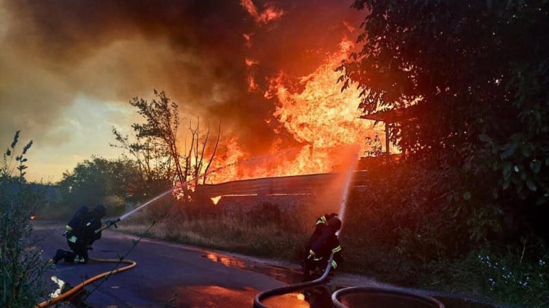 Un atac rusesc cu drone asupra Kievului ucide două persoane și incendiază mai multe clădiri rezidențiale