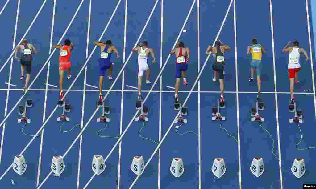 Athletes compete in &nbsp;the men&#39;s decathlon 100-meter final.