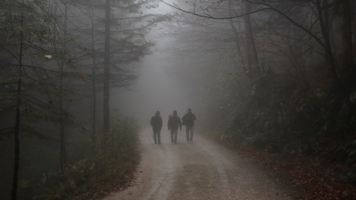Те се обаждат на 112, за да кажат, че дете