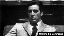 Al Pacino ona dünya şöhrəti gətirmiş Michael Corleone rolunda.