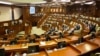 Ce se întâmplă în Parlament sau cum „binomul” a devenit „trinom” (VIDEO)