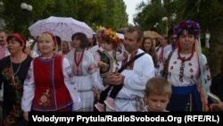 За півроку до анексії: Євпаторія у вишиванках (фотогалерея)